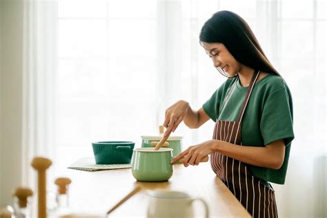 何首烏雞湯功效|何首烏 的功效與作用有哪些？完整解析！